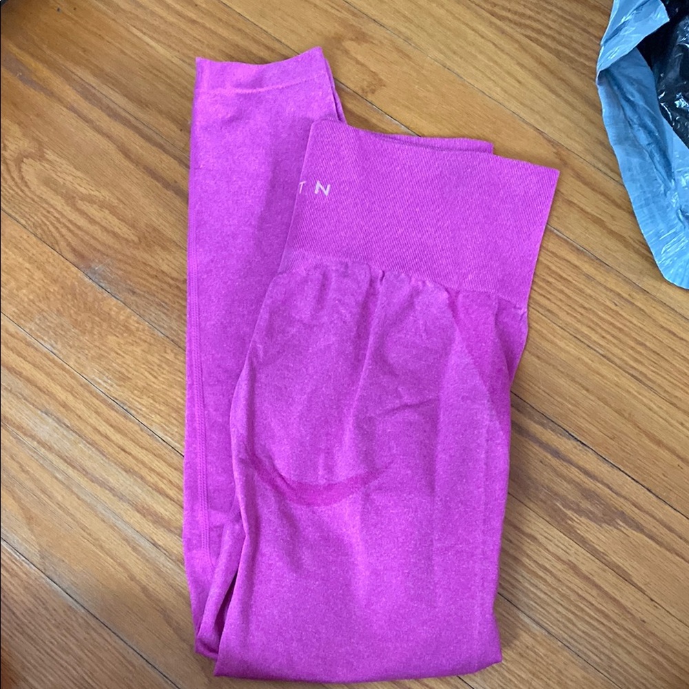 NVGTN Hot Pink Leggings